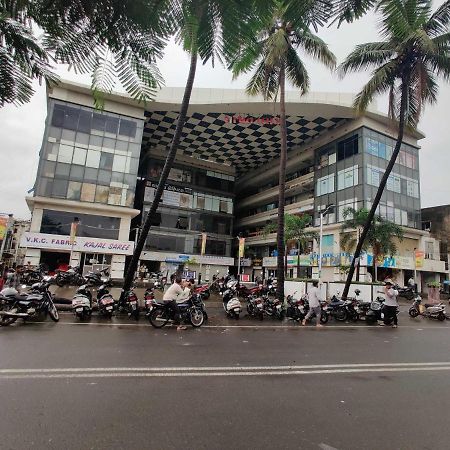 Oyo 91692 The You And Me Hotel Utran Exterior foto